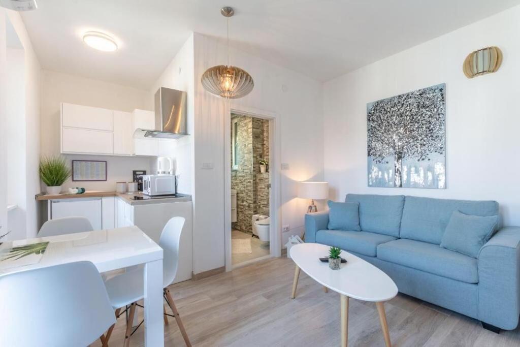 Apartments And Room Poesia Split Exterior photo