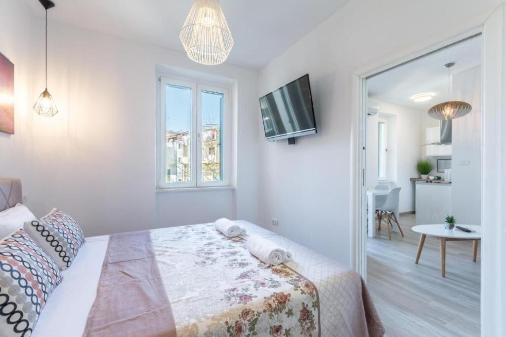 Apartments And Room Poesia Split Exterior photo