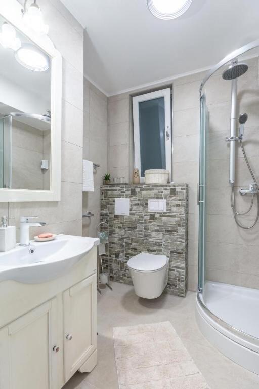 Apartments And Room Poesia Split Exterior photo